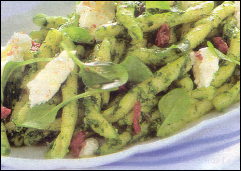 Ricette Primi Pasta - Strozzapreti con pesto di spinacini