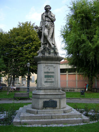 statua bodoni saluzzo