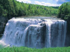 Scarica lo sfondo di questa bella e larga CASCATA
