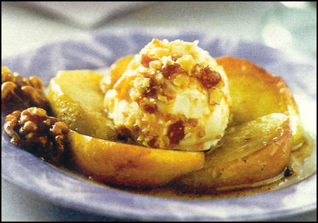 Ricette Dessert Frutta - Mele, croccante e gelato